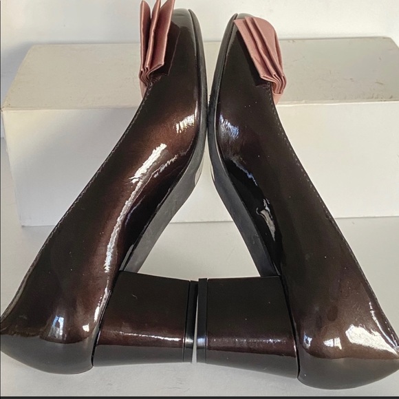 Lanvin metallic deep brown patent pump with bow - Picture 2 of 6